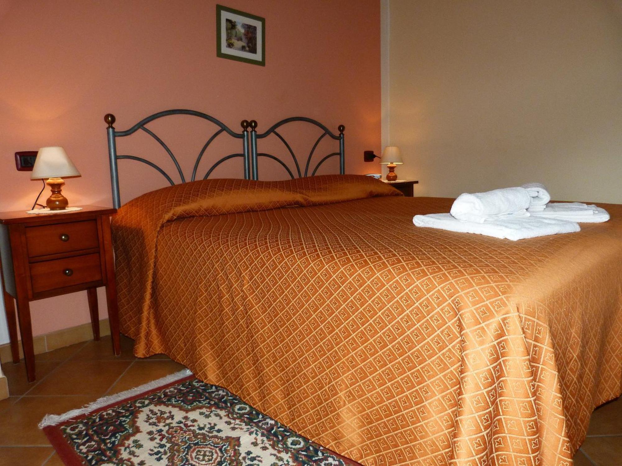 Agriturismo Ai Due Volti Dossobuono Habitación foto