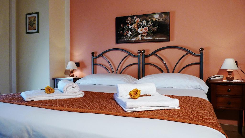 Agriturismo Ai Due Volti Dossobuono Habitación foto